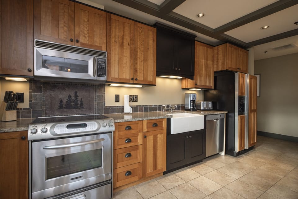 Fridge, microwave