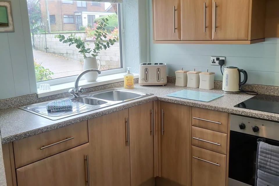 House | Private kitchen | Fridge, microwave, oven, stovetop