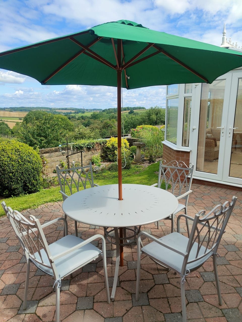 House | Outdoor dining