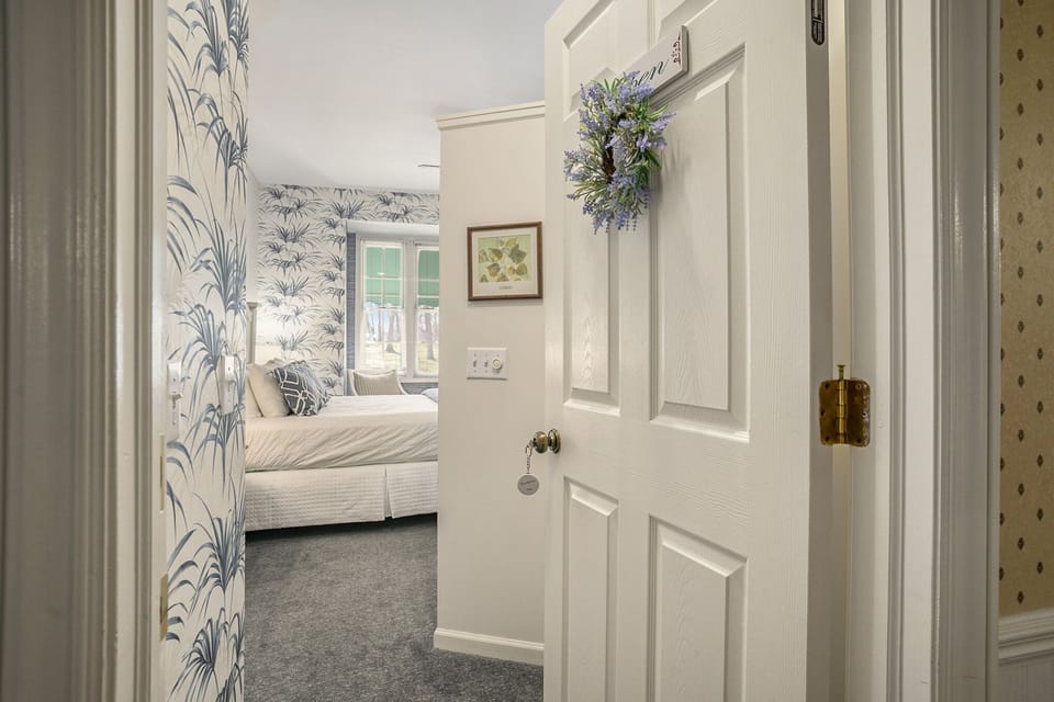 Aspen Room | 1 bedroom, iron/ironing board, free WiFi