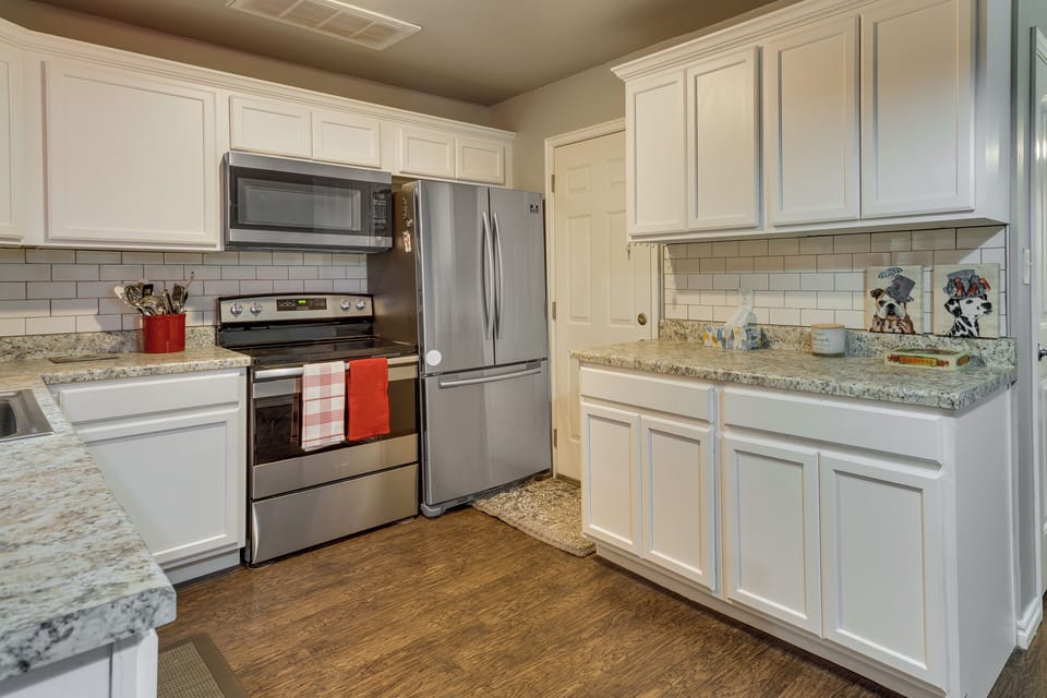 Kitchen | Single-Story Home | Pet Friendly w/ Fee