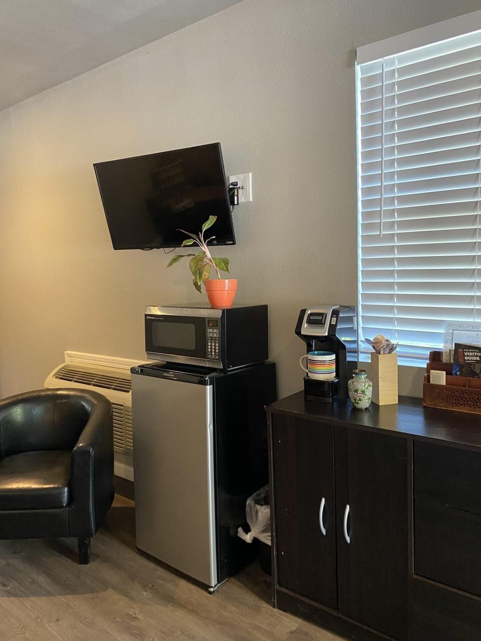 Edwards 1 | Individually decorated, individually furnished, desk, laptop workspace