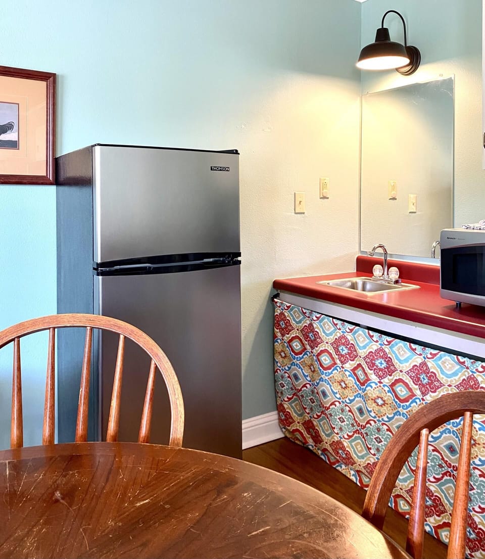 Microwave, coffee/tea maker