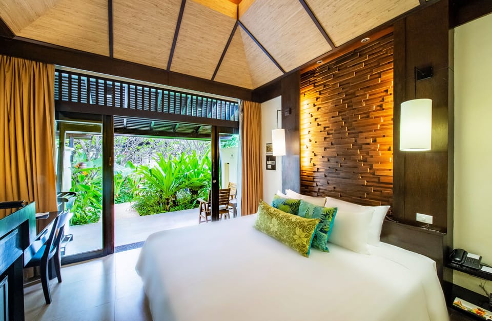 Superior Room, 1 Bedroom | In-room safe, desk, blackout drapes, iron/ironing board
