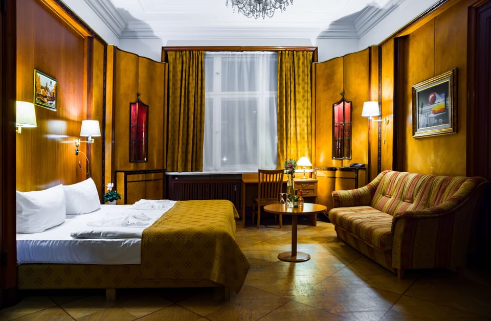 Basic Double or Twin Room | In-room safe, desk, cribs/infant beds, rollaway beds
