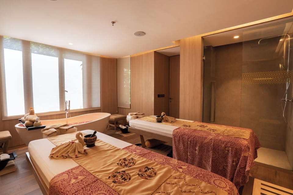 Couples treatment rooms, hot tub, body treatments, hot stone massages