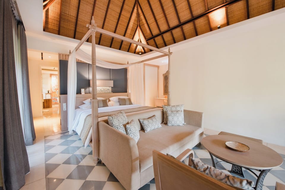 Presidential Suite (Free access to Lounge & Afternoon Tea) | Premium bedding, down comforters, minibar, in-room safe