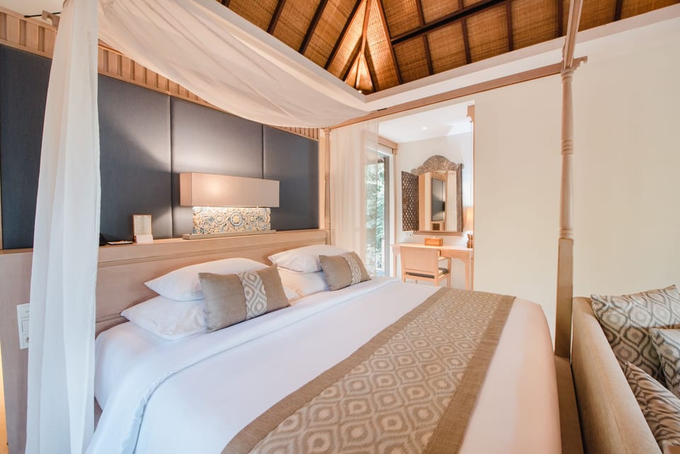 Presidential Suite (Free access to Lounge & Afternoon Tea) | Premium bedding, down comforters, minibar, in-room safe