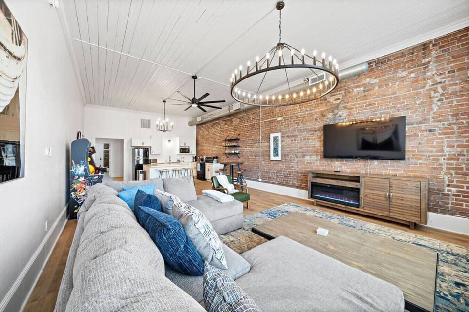 Space to relax and unwind in this cozy retreat