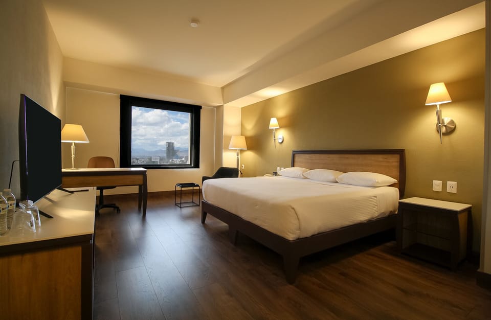 Superior Room, 1 King Bed | Premium bedding, in-room safe, desk, laptop workspace