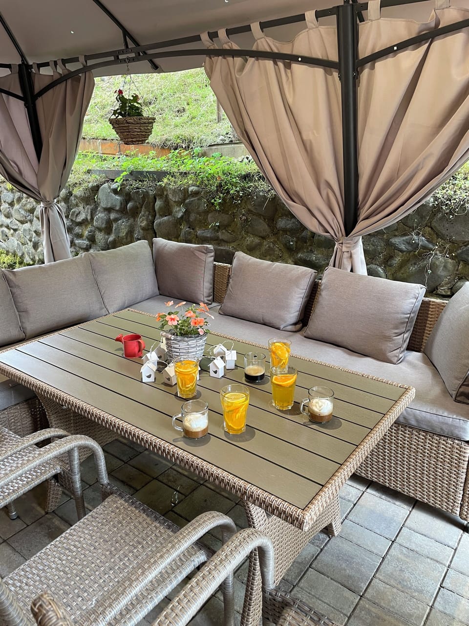 Outdoor dining