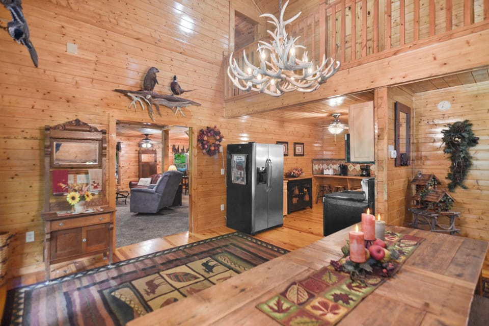 Dinning room with rustic design and family room and kitchen open concept 