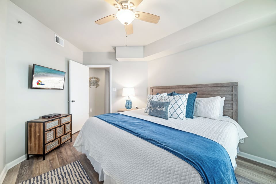 Guest bedroom