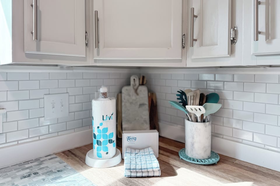 Kitchen amenities