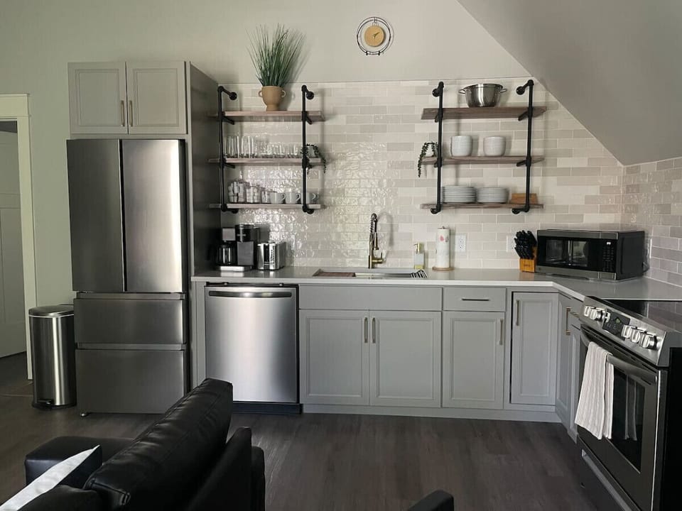 Fully Stocked Custom Kitchen