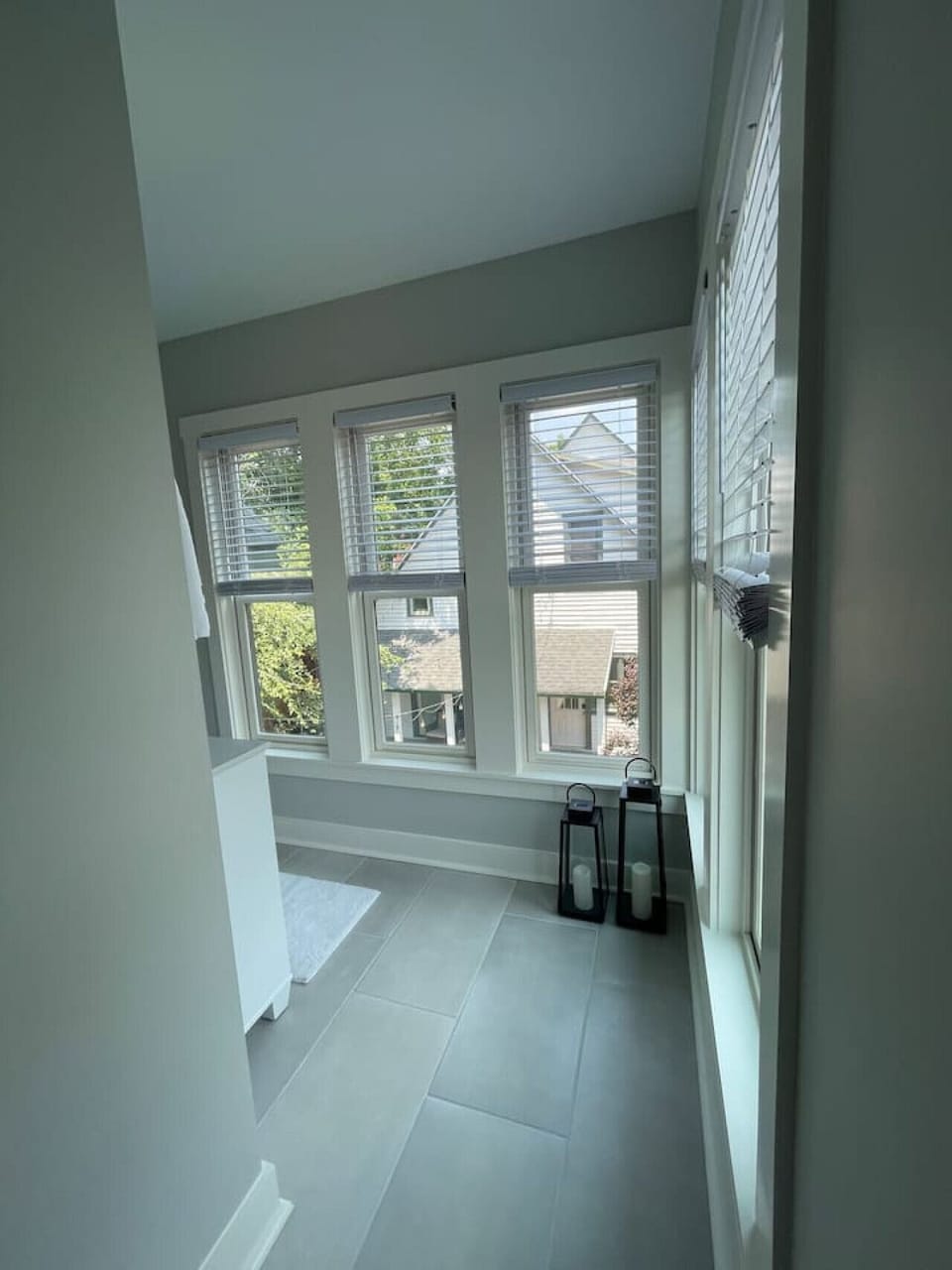 Entry Master Bath