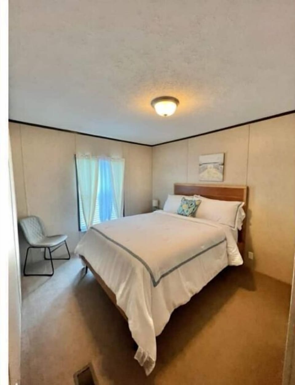 3rd bedroom, also with queen-sized pillow-top mattress.