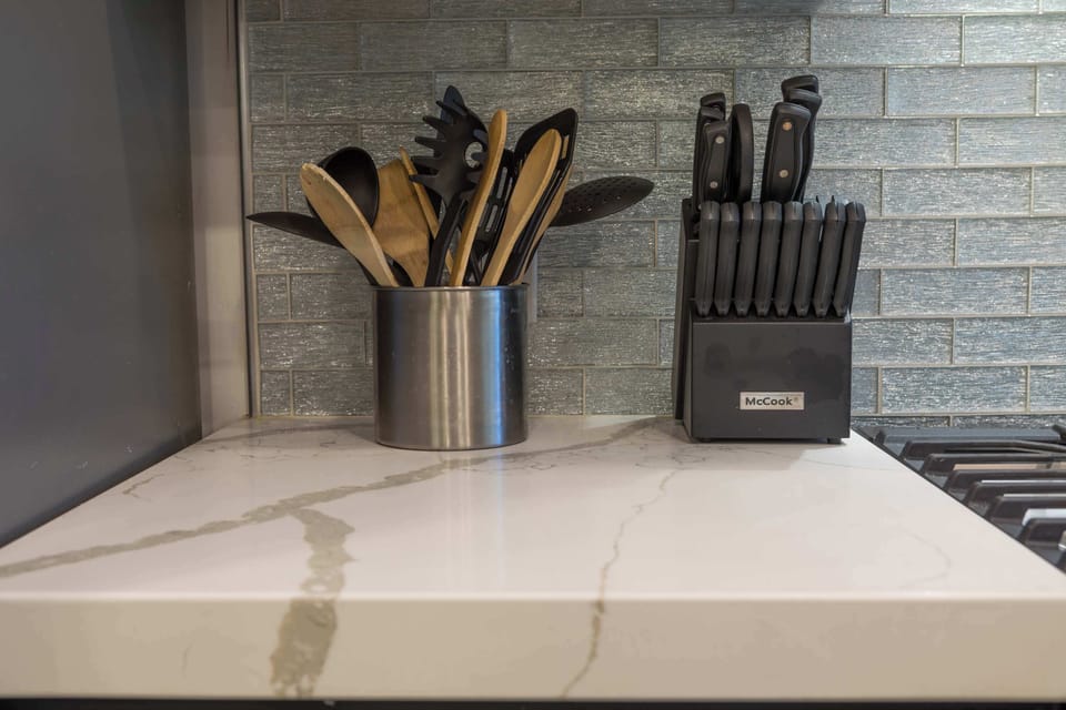 Gorgeous, open, large stocked kitchen with stainless steel appliances