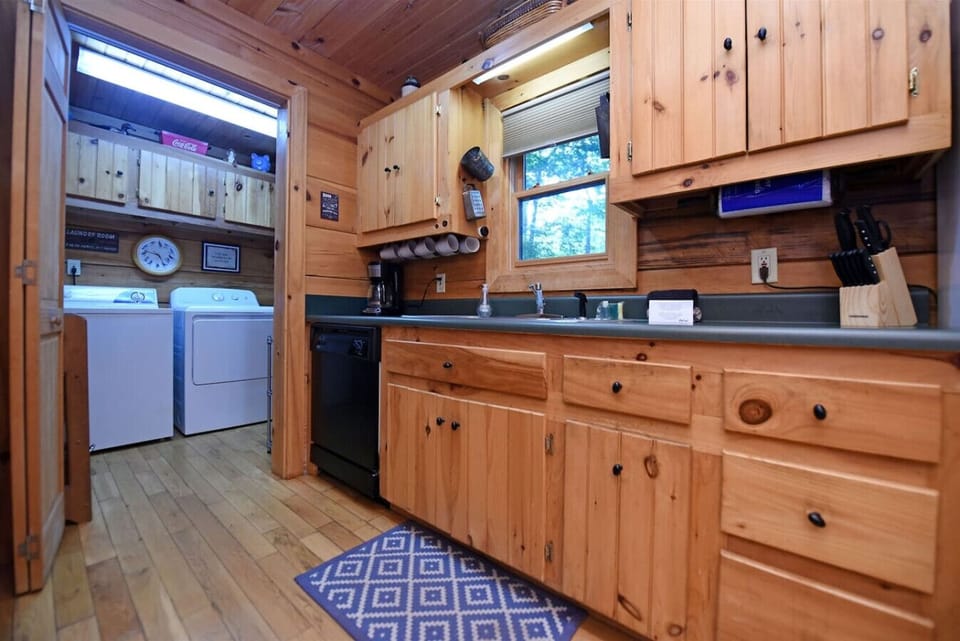 Pet Friendly, Creekfront Cabin Rental in Blue Ridge GA with Hot Tub
