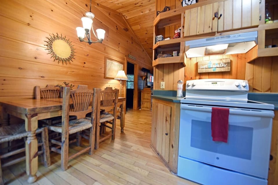 Pet Friendly, Creekfront Cabin Rental in Blue Ridge GA with Hot Tub