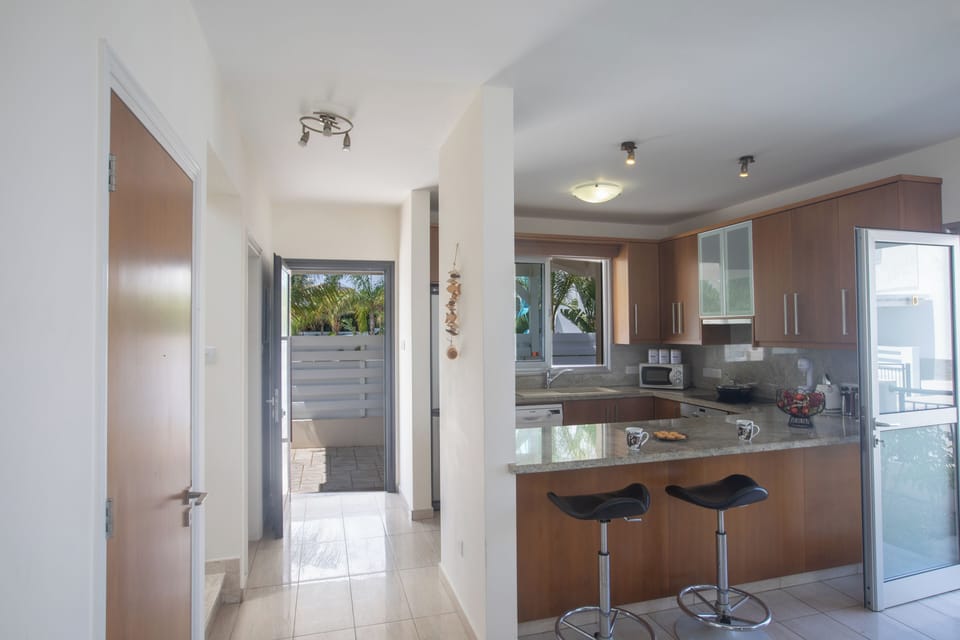 Villa, 3 Bedrooms, Private Pool, Garden View | Private kitchen