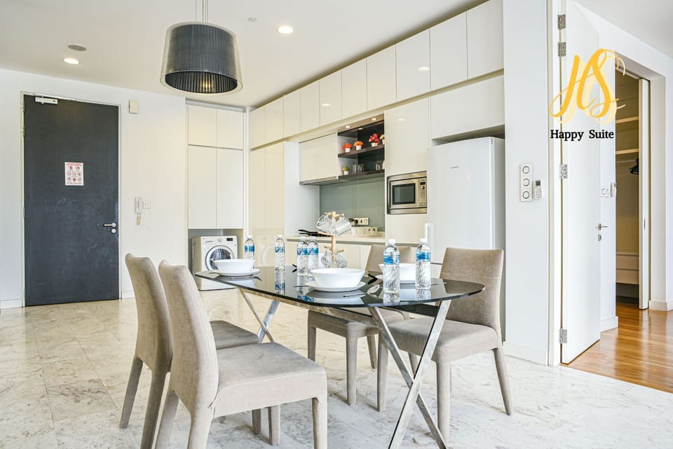 Deluxe Suite | Dining room