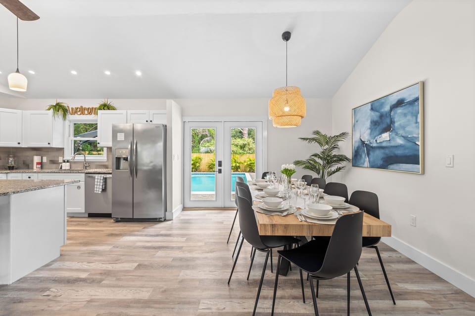 Enjoy meals together with ample seating for up to 10 in the spacious dining area.
