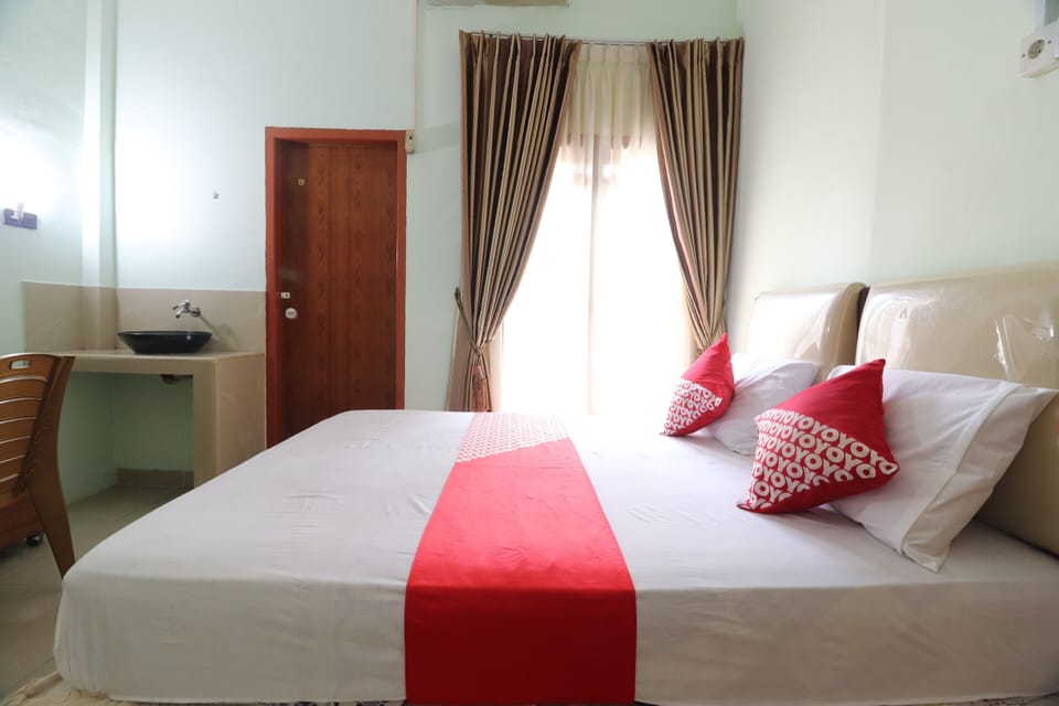 Standard Double Room | Laptop workspace, WiFi (free), bed sheets