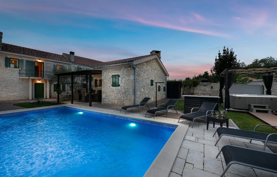 pool