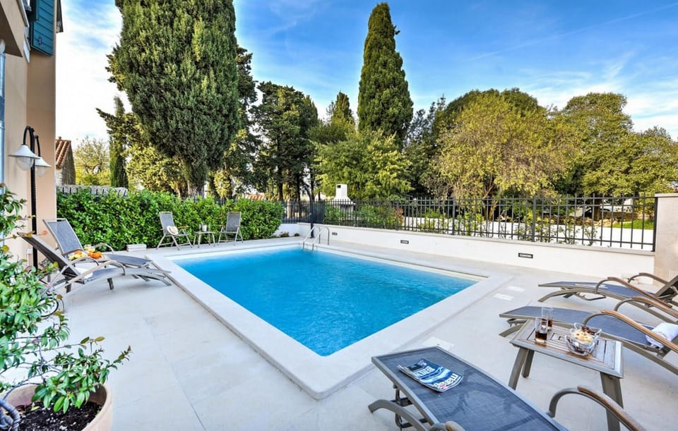 pool