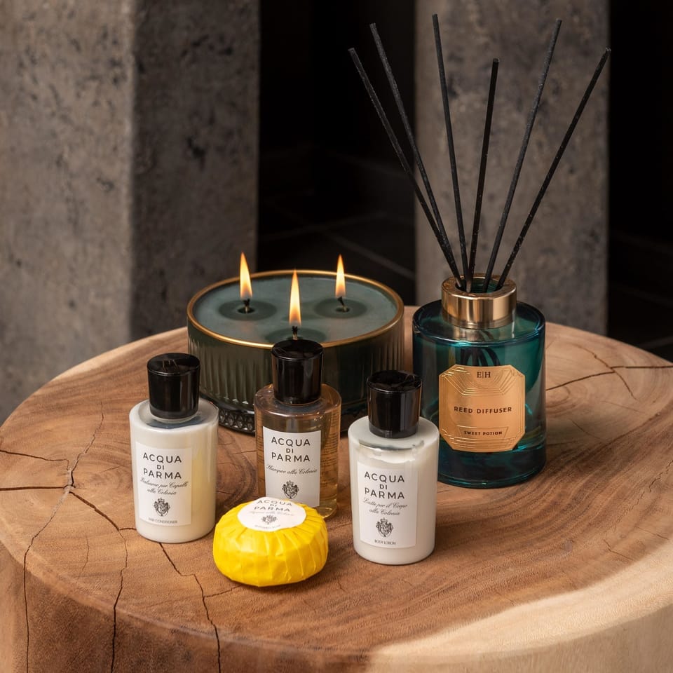 Sea View Infinity Suite With Terrace | Bathroom amenities | Shower, hair dryer, bathrobes, slippers