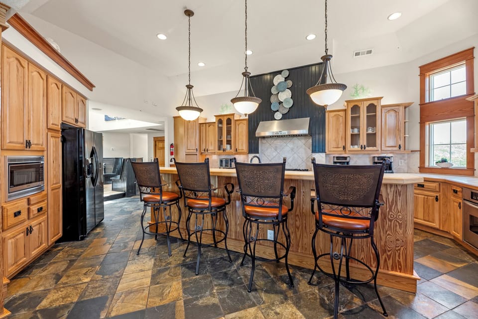 SH71: Savannah Dawn | Top Level Kitchen