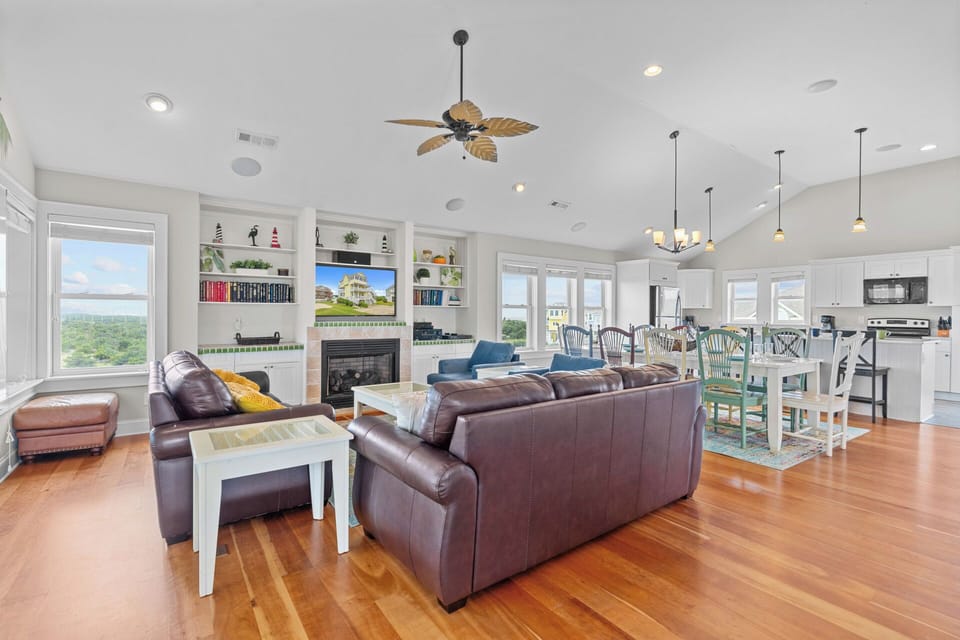 Surf or Sound Realty - 1138 - The Parrot Head Inn - Great Room -1