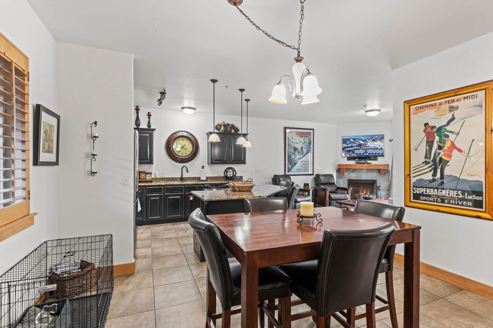 Vacation Rentals in Park City at Bear Hollow Lodges 1304: Dining area
