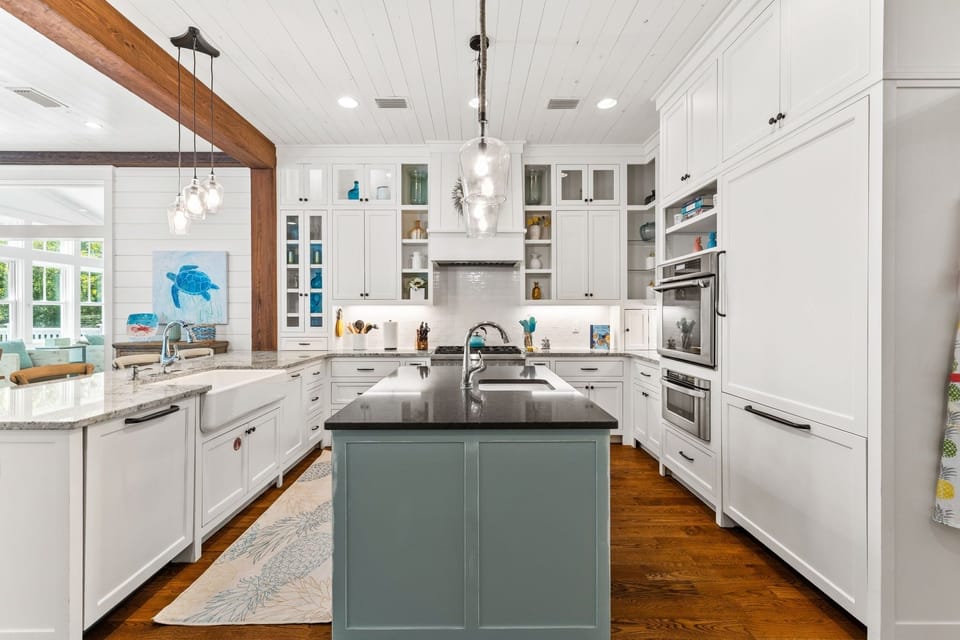 House, 4 Bedrooms | Private kitchen | Fridge, oven, coffee/tea maker, toaster