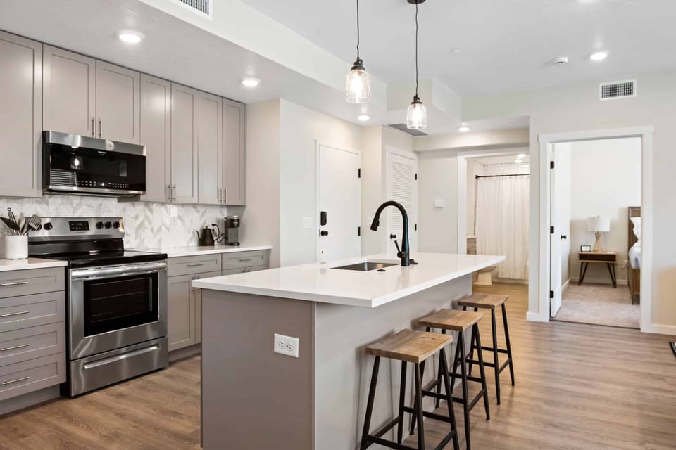 Condo, 2 Bedrooms | Private kitchen | Fridge, oven, coffee/tea maker, electric kettle