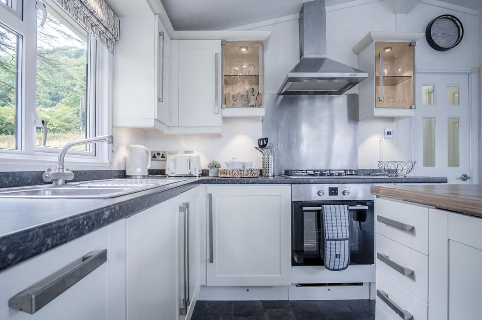 1 Manor Lodge - 3 Bedroom Lodge - Pendine (16727)