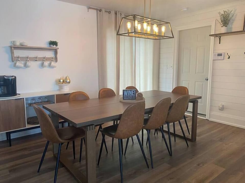 Dining room for 8
