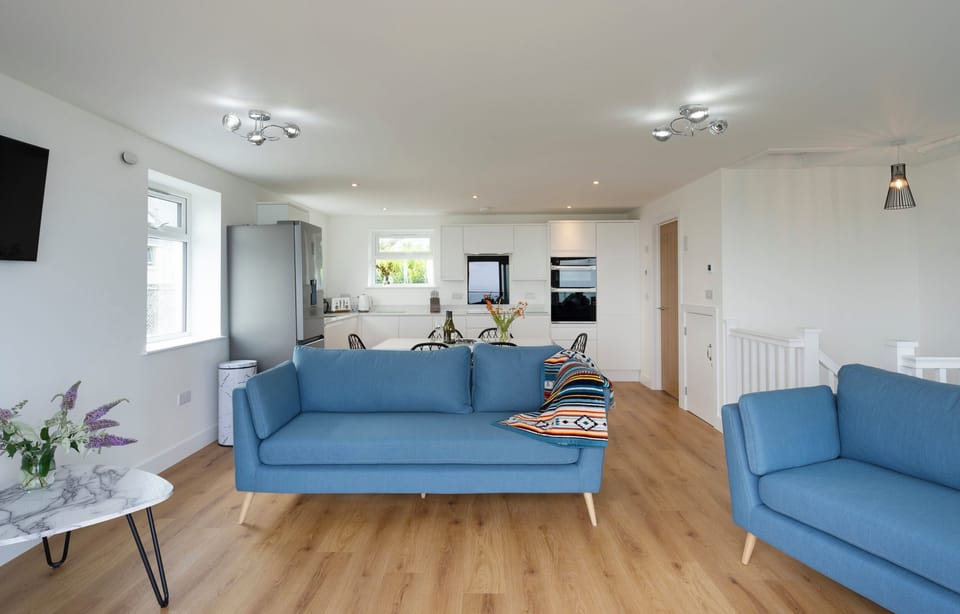 Cottage | Living area | Fireplace