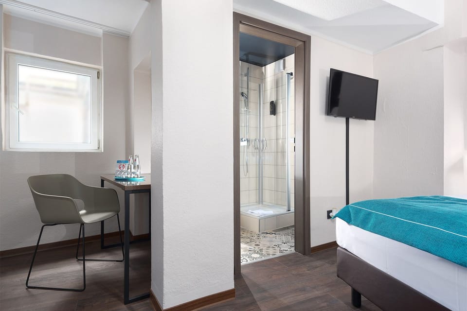 Triple Room | In-room safe, free WiFi