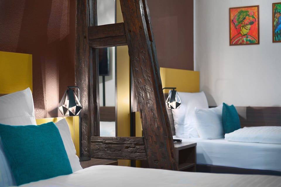 Twin Room | In-room safe, free WiFi