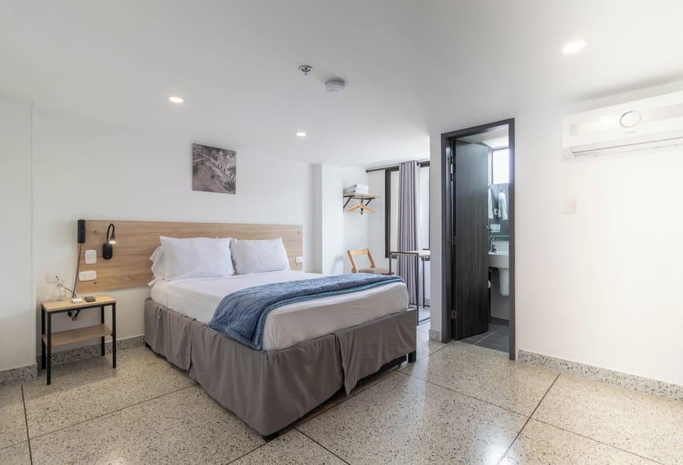 Basic Double Room | Down comforters, desk, laptop workspace, WiFi (free)