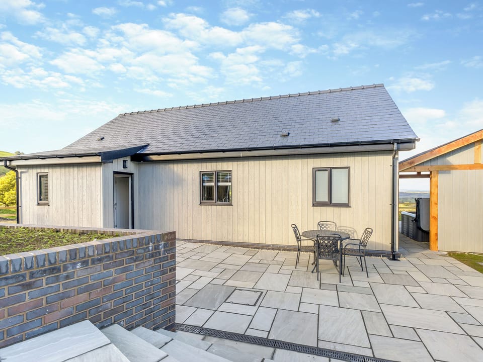 Exterior | The Warne - Pentre Lodges, Pentre