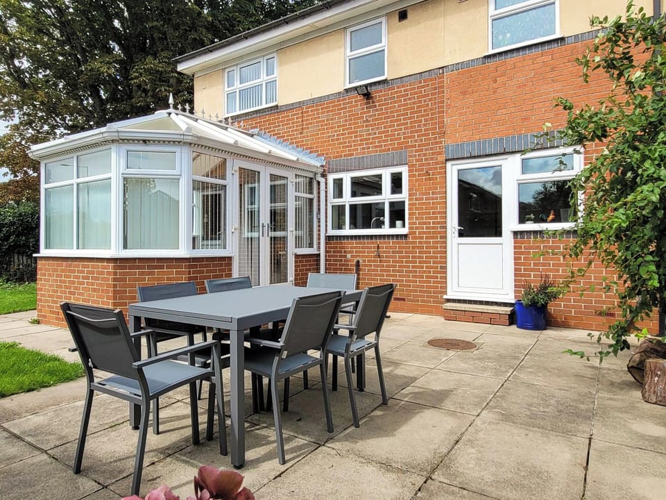 Sitting-out-area | Askham House, Foxwood, near York