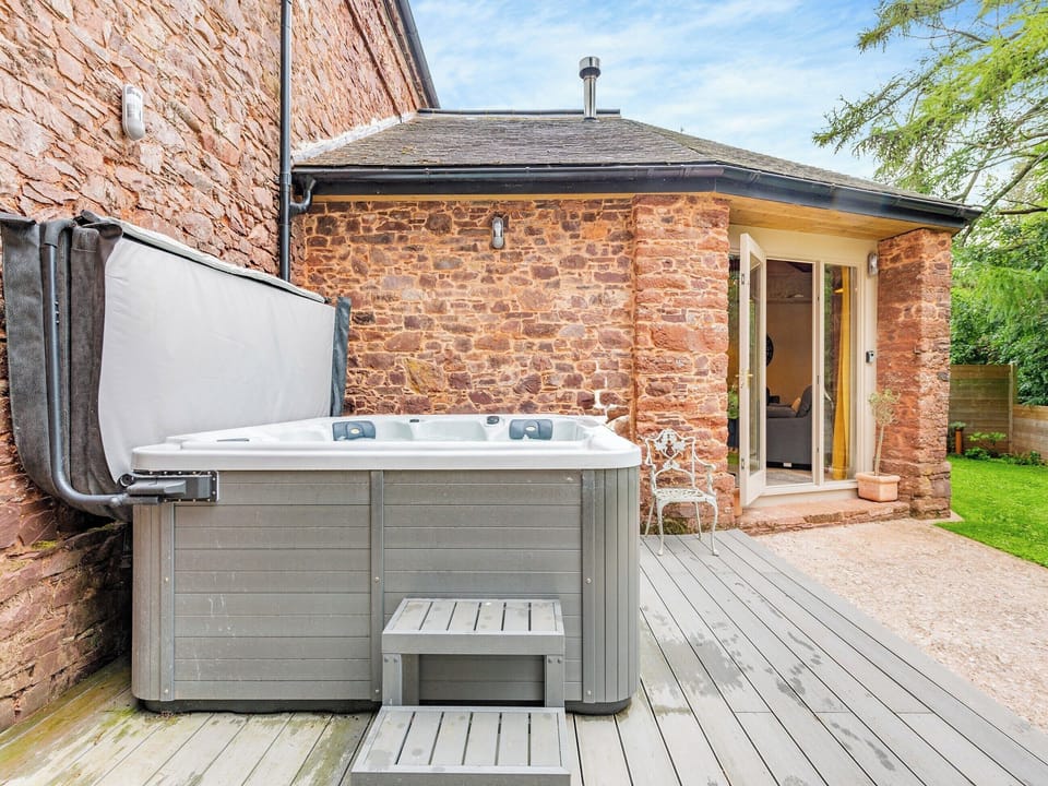 Hot tub | The Horse Gin, Blagdon, near Paignton