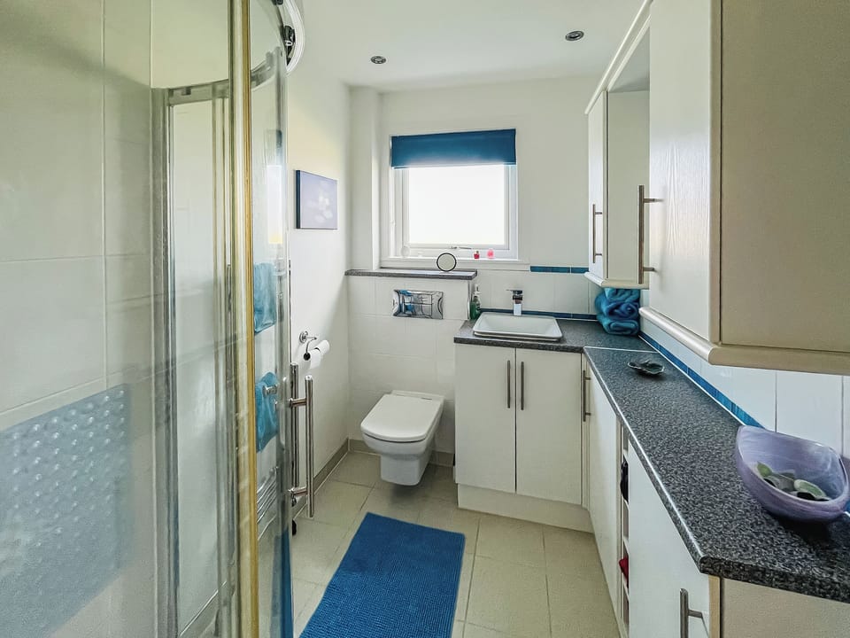 Bathroom | Gramsdale House, Gramsdale, Isle of Benbecula