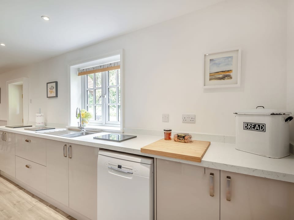 Kitchen | Peaceful Farmhouse - Mossop Farm Cottages, Marshchapel, near Louth