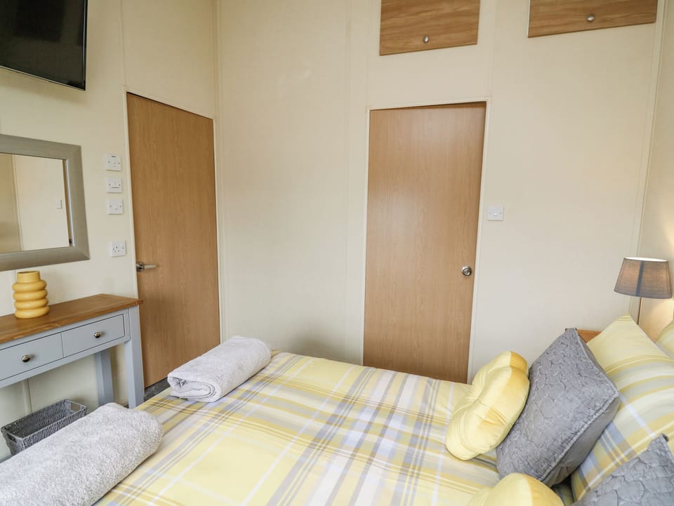 2 bedrooms, individually decorated, individually furnished, free WiFi
