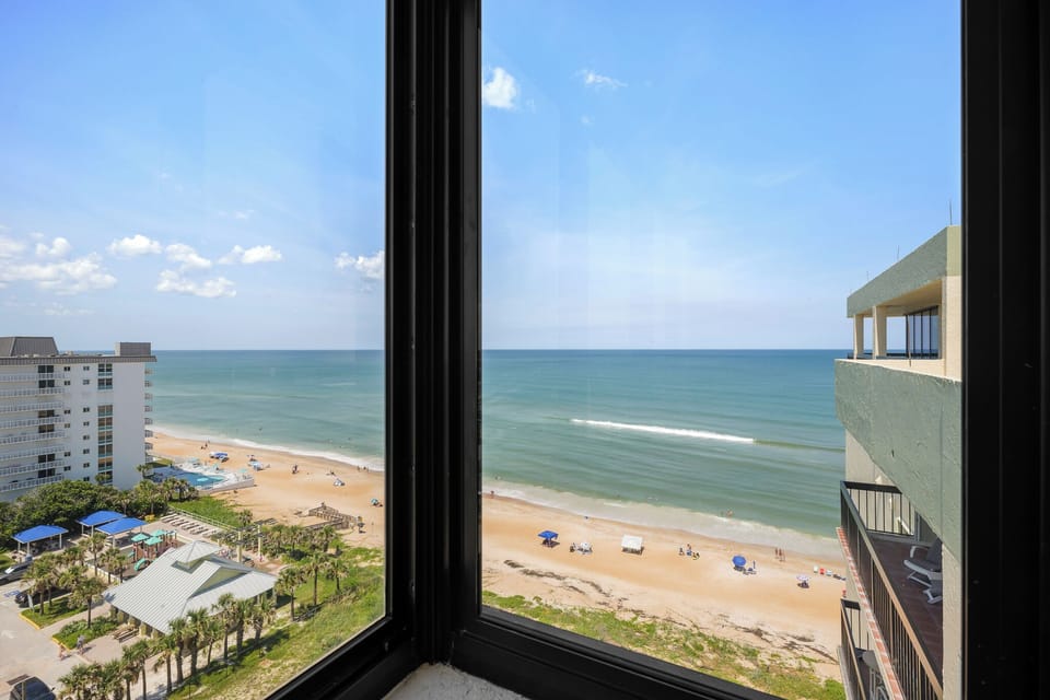 Condo (2 Bedrooms) | Property amenity