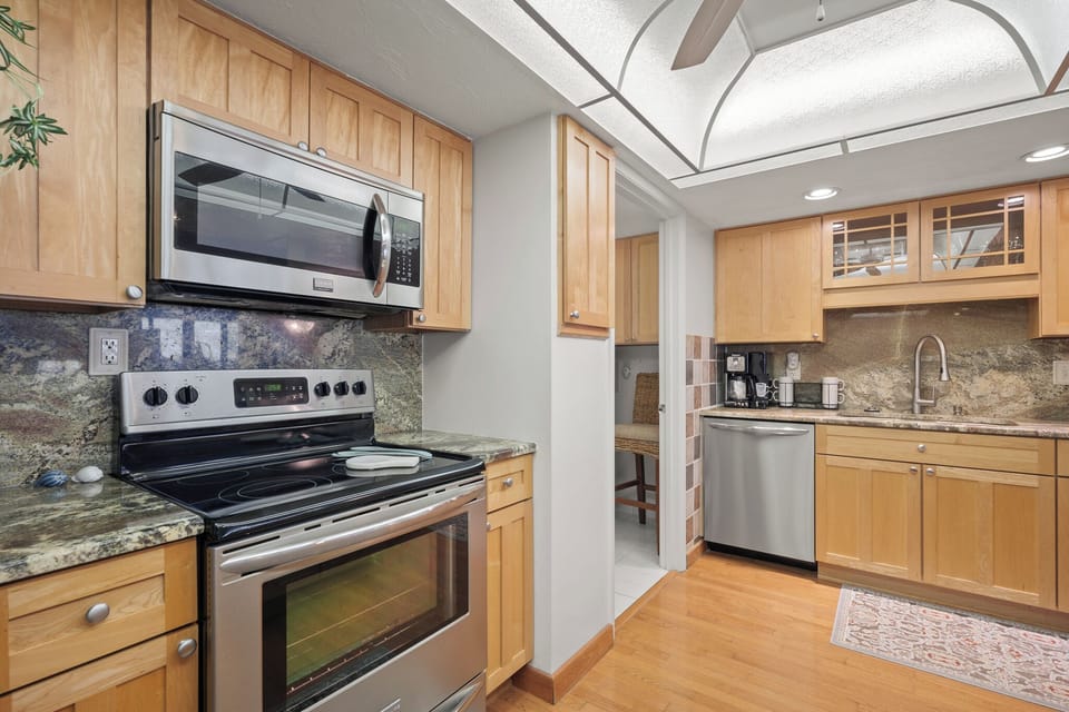 Condo (2 Bedrooms) | Property amenity